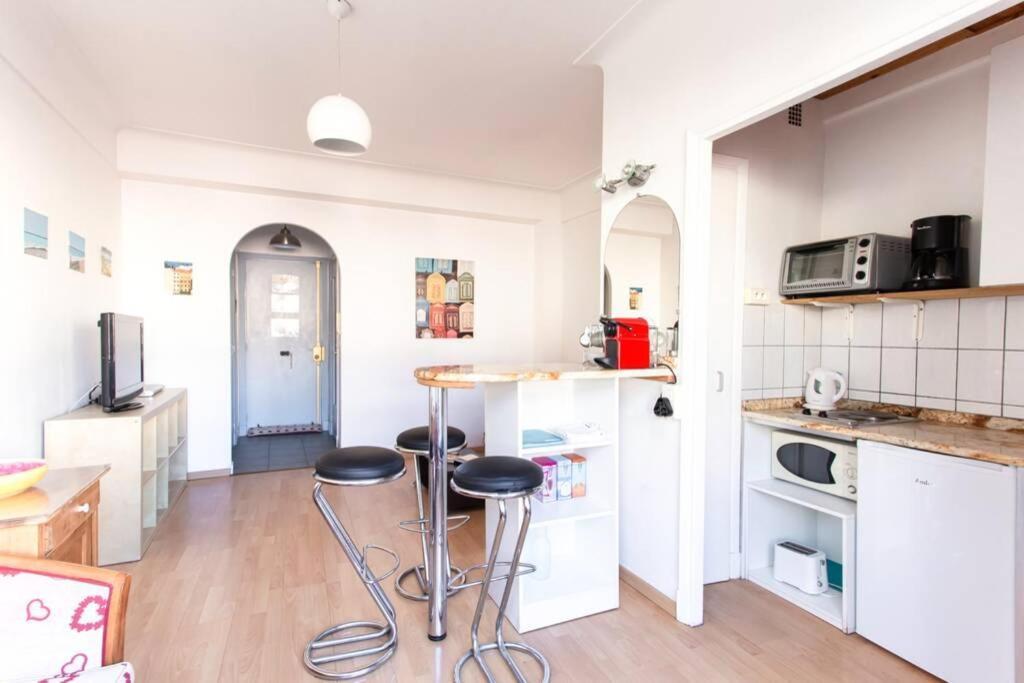 Nice Center - Bright Studio Balcony Wifi & Aircon公寓 外观 照片