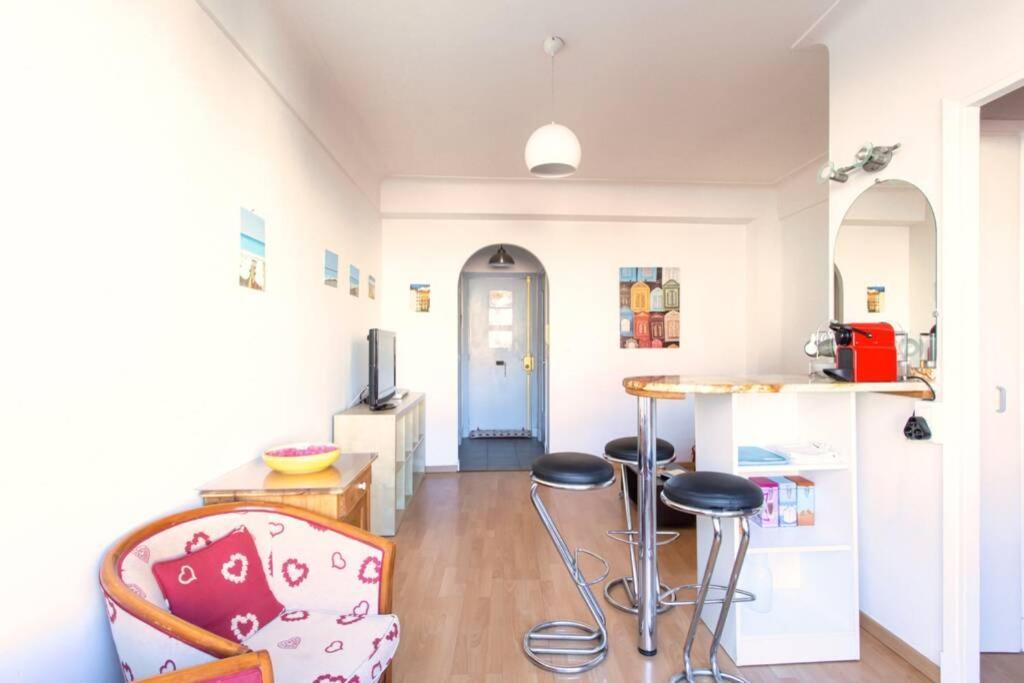 Nice Center - Bright Studio Balcony Wifi & Aircon公寓 外观 照片